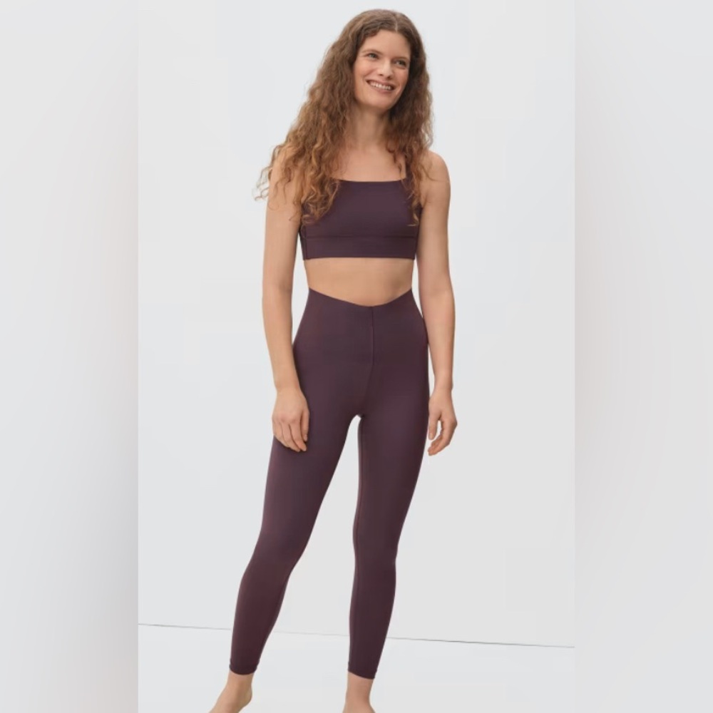 Everlane Perform Sculpt legging